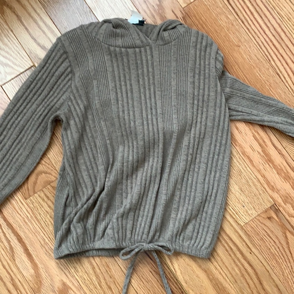 Hooded sweater